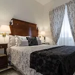 Casa Amarela Guesthouse