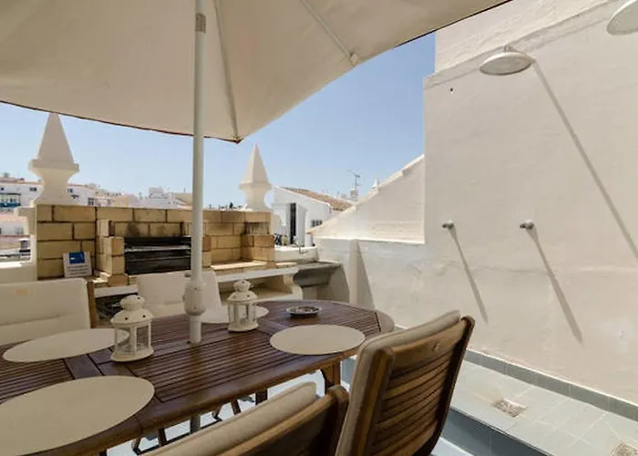 Casa Amarela Guesthouse