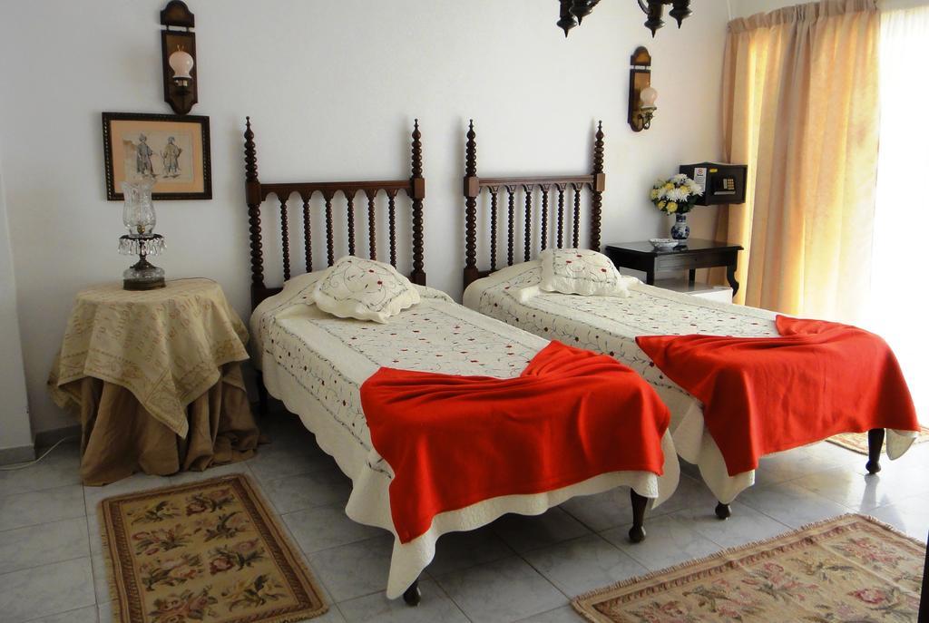 Guest house Casa Amarela Lagos