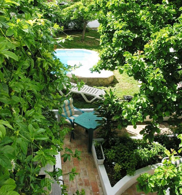 Guest house Casa Amarela *
