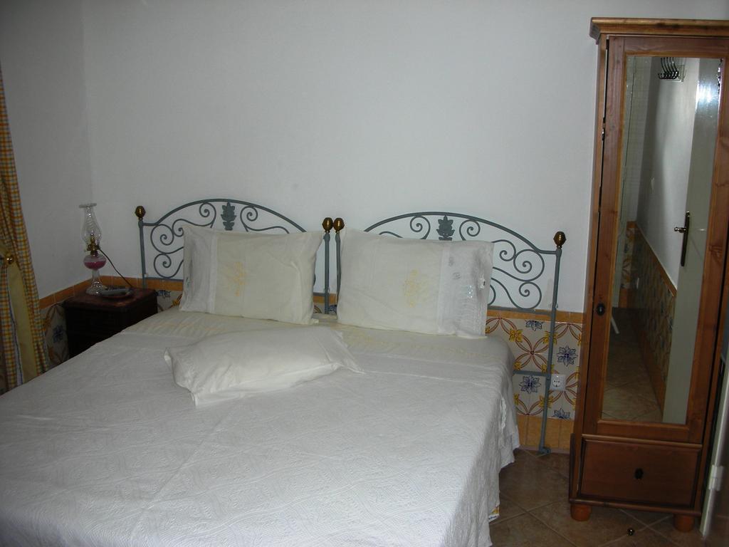 Guest house Casa Amarela *